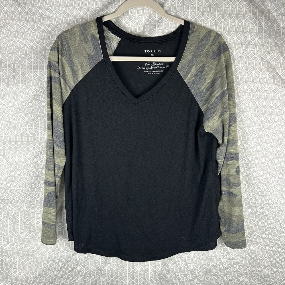 Torrid 3/4 Sleeve Shirt Women's 00 M/L Camo Camouflage Brown Gray